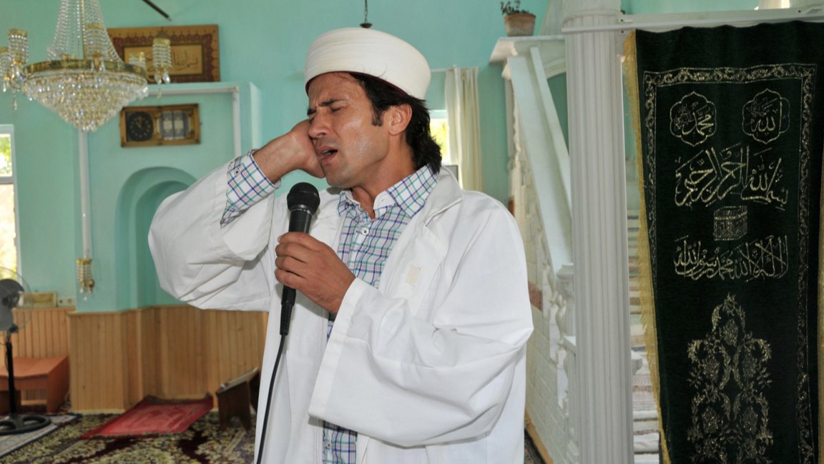 Antalya'da meslekten ihraç edilen rockçı imam, AİHM'e başvurdu