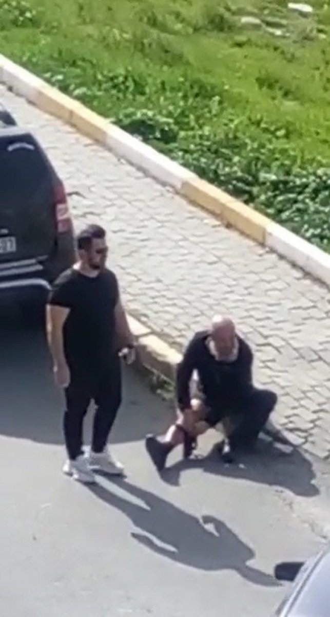 Avcılar'da kardeşini silahla bacağından vurdu