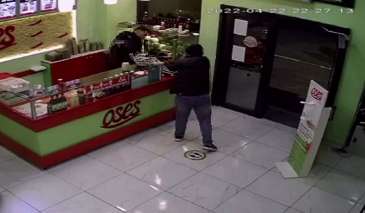 Önce müşteri gibi davrandı, sonra çiğköteciye kurşun yağdırdı