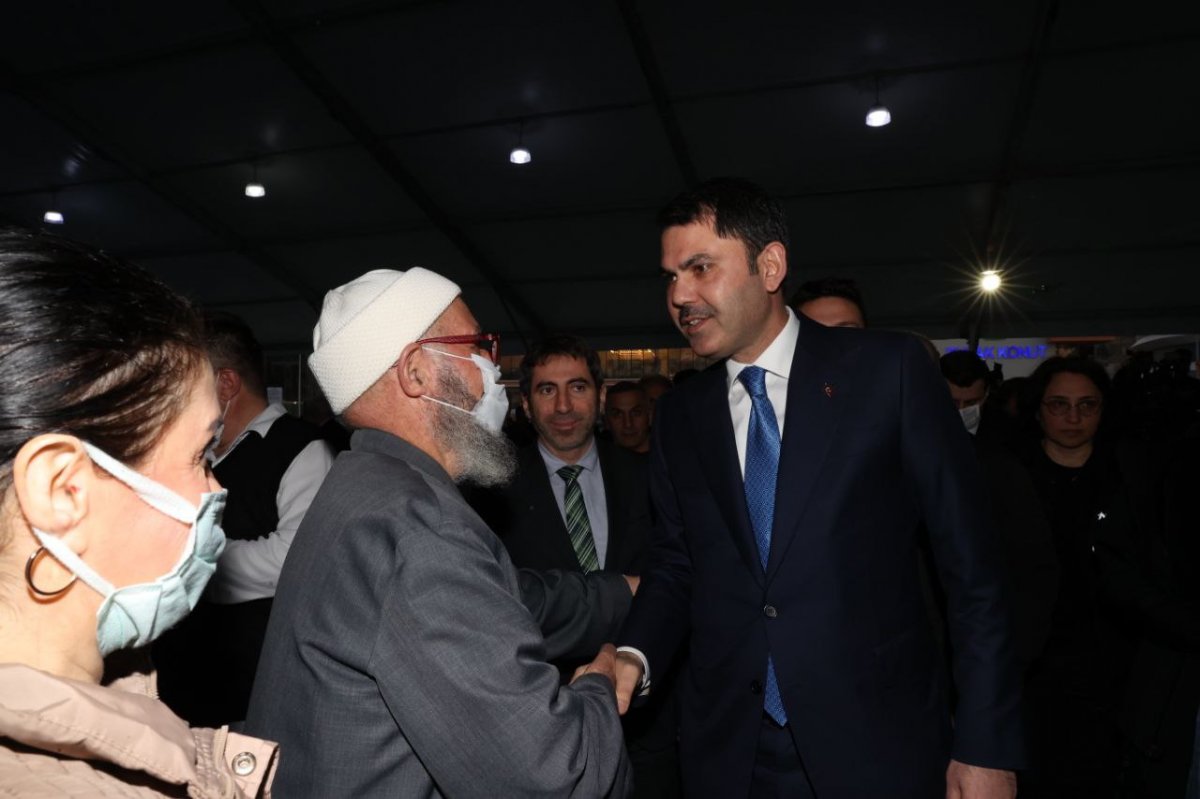 Bakan Kurum, Fikirtepelilerle iftarda buluştu: 2 yıl içinde herkes evine kavuşacak