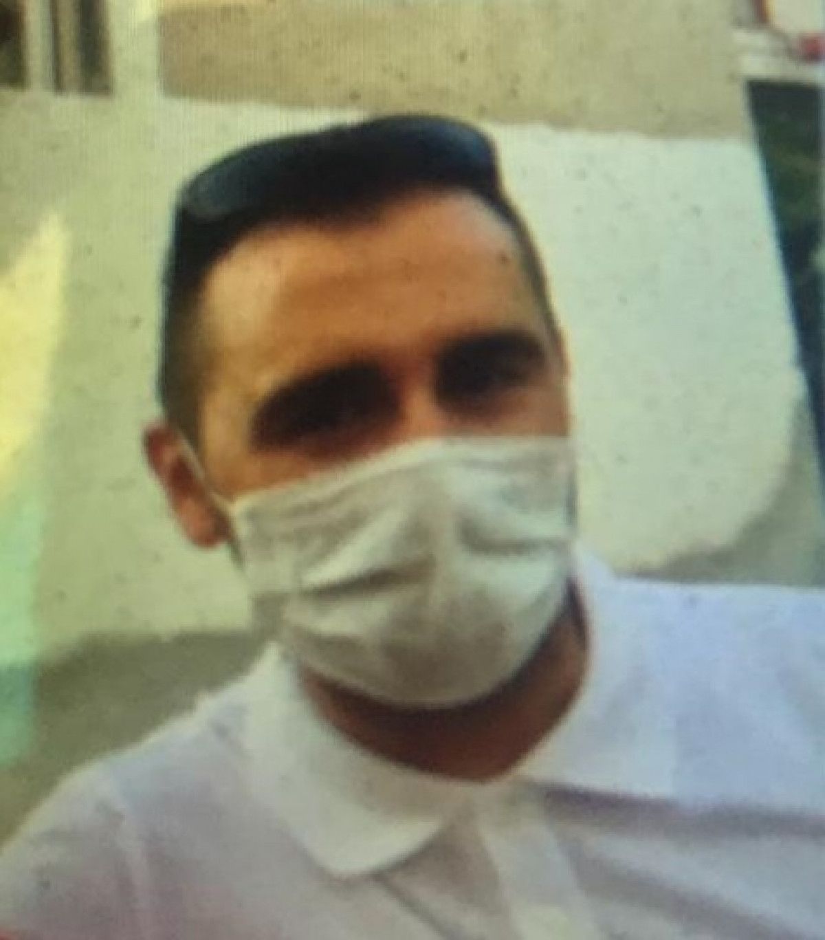 Bursa'da kendisini subay olarak tanıtıp baba ile oğlunu dolandırdı