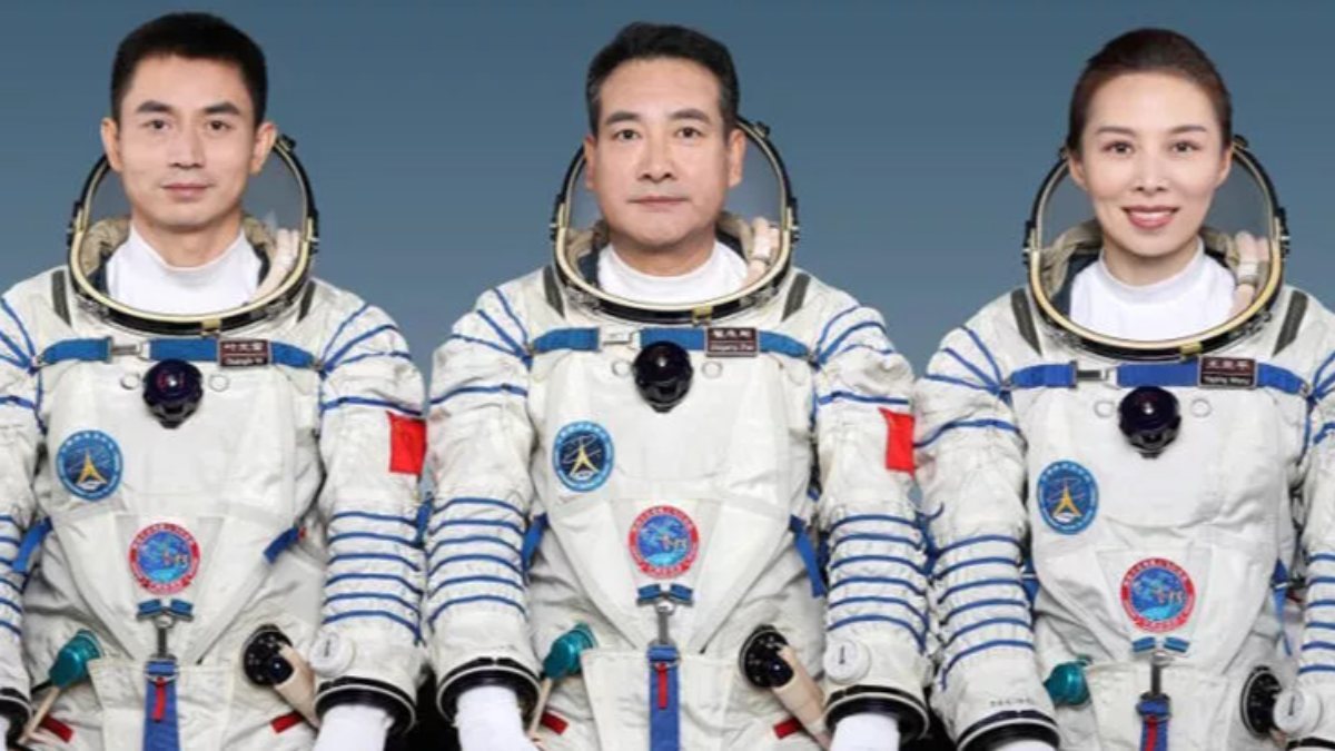 Çin uzay istasyonundaki taykonot ekibi Dünya'ya geri döndü
