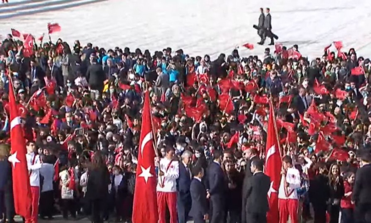 Çocuklar, 23 Nisan'da Anıtkabir'i ziyaret etti