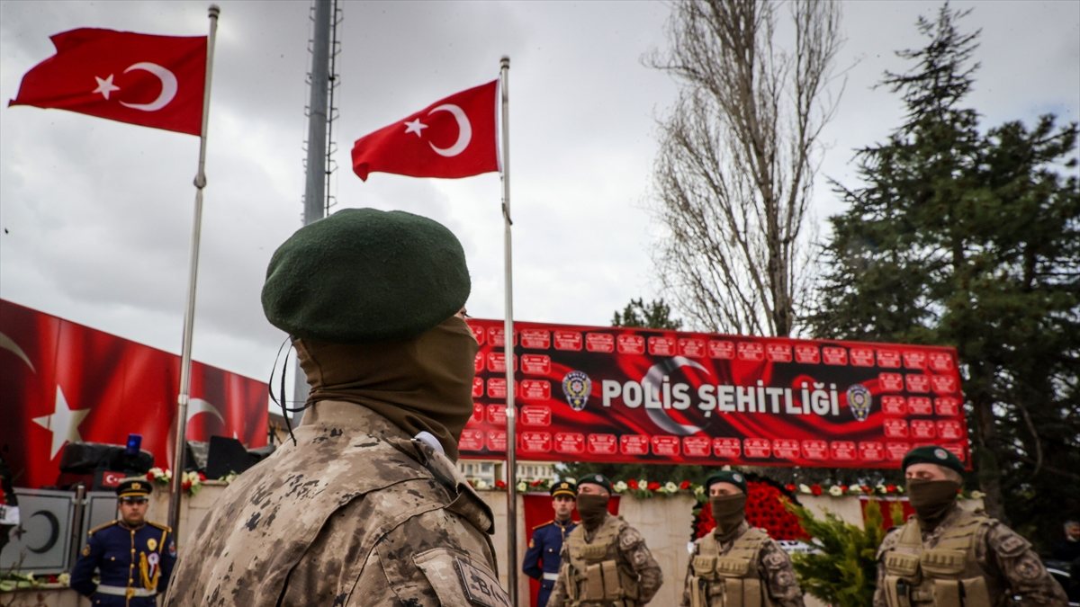 Emniyet Teşkilatı'nın 177'nci kuruluş yıl dönümünde, şehit polisler dualarla anıldı