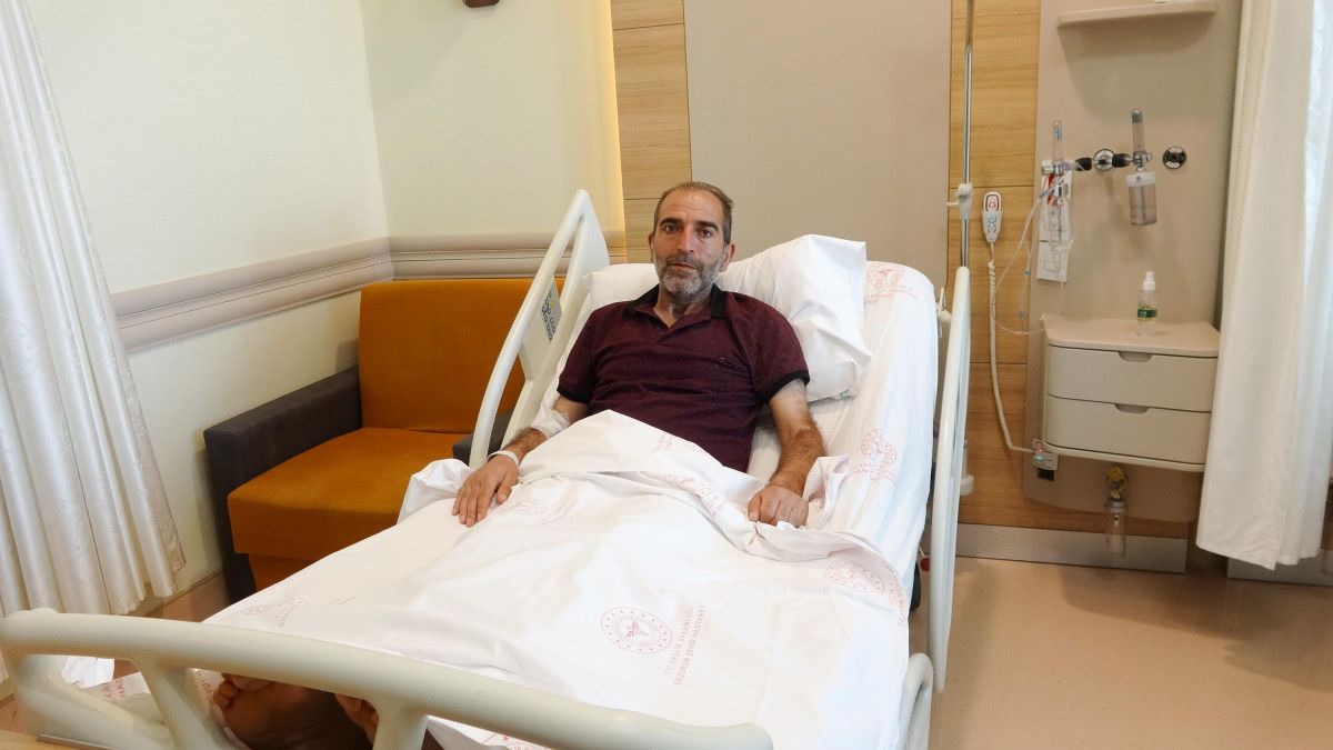 Erzurum'da halsizlik nedeniyle doktora giden adamın karnından kitle çıktı