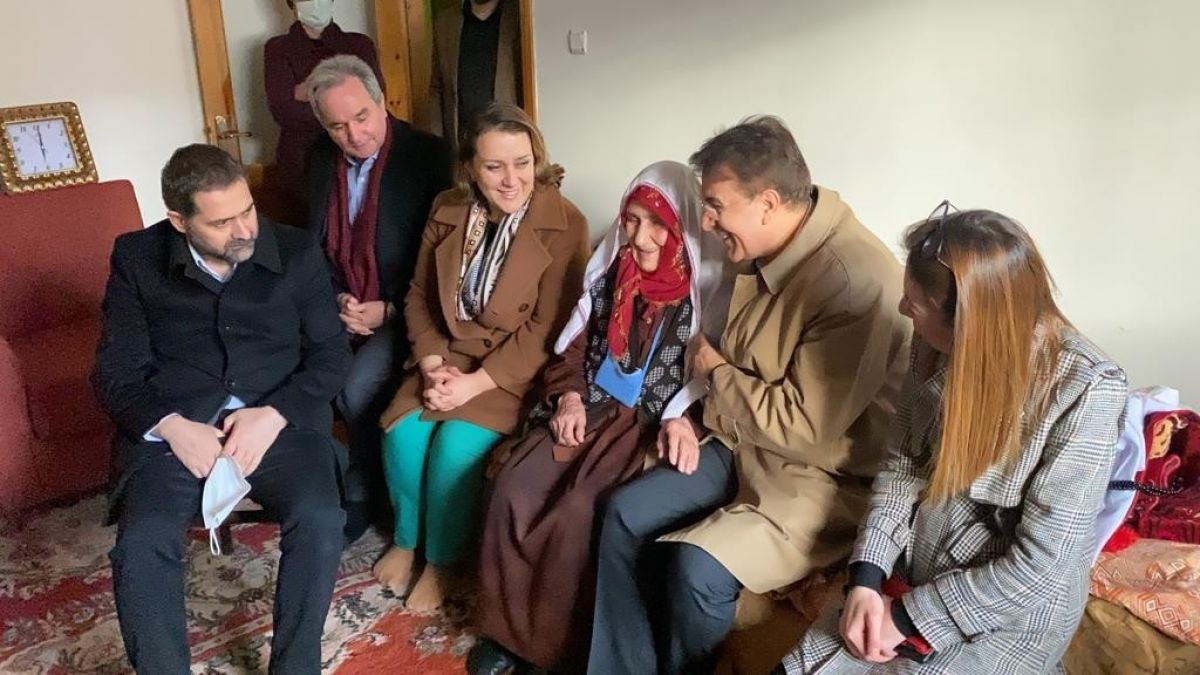 Erzurumlu 105 yaşındaki nineden Cumhurbaşkanına duygu yüklü dua