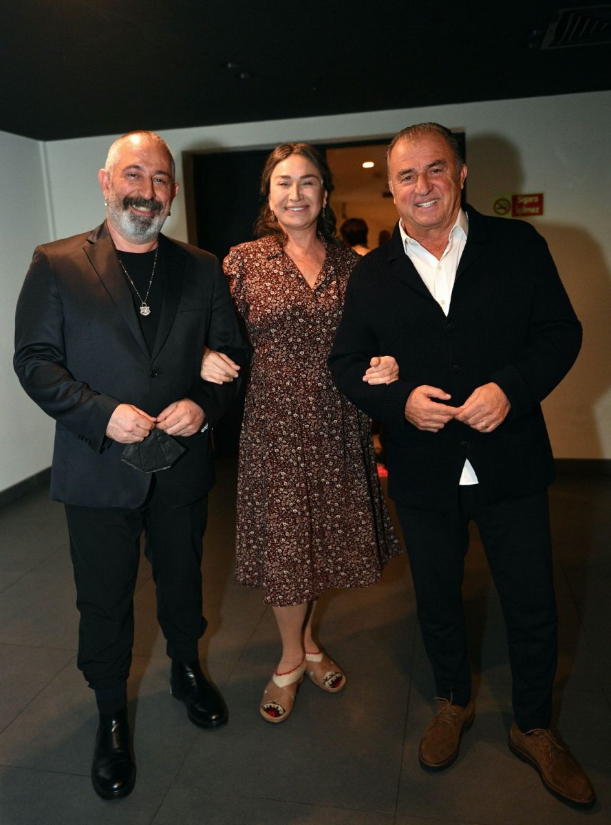 Fatih Terim tiyatro galasına katıldı