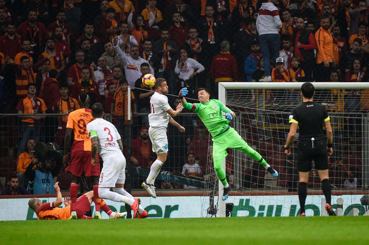 Fernando Muslera'dan derbi öncesi açıklamalar