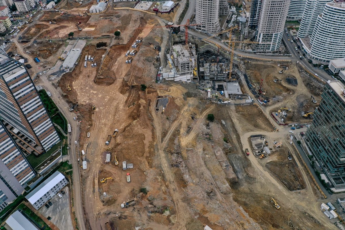 Fikirtepe'de kentsel dönüşüm çalışmaları devam ediyor