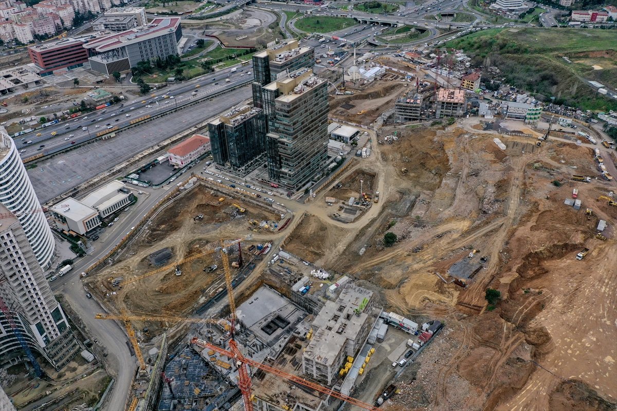 Fikirtepe'de kentsel dönüşüm çalışmaları devam ediyor