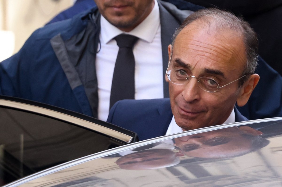 Fransa'da Müslüman karşıtı cumhurbaşkanı adayı Eric Zemmour’a tepki