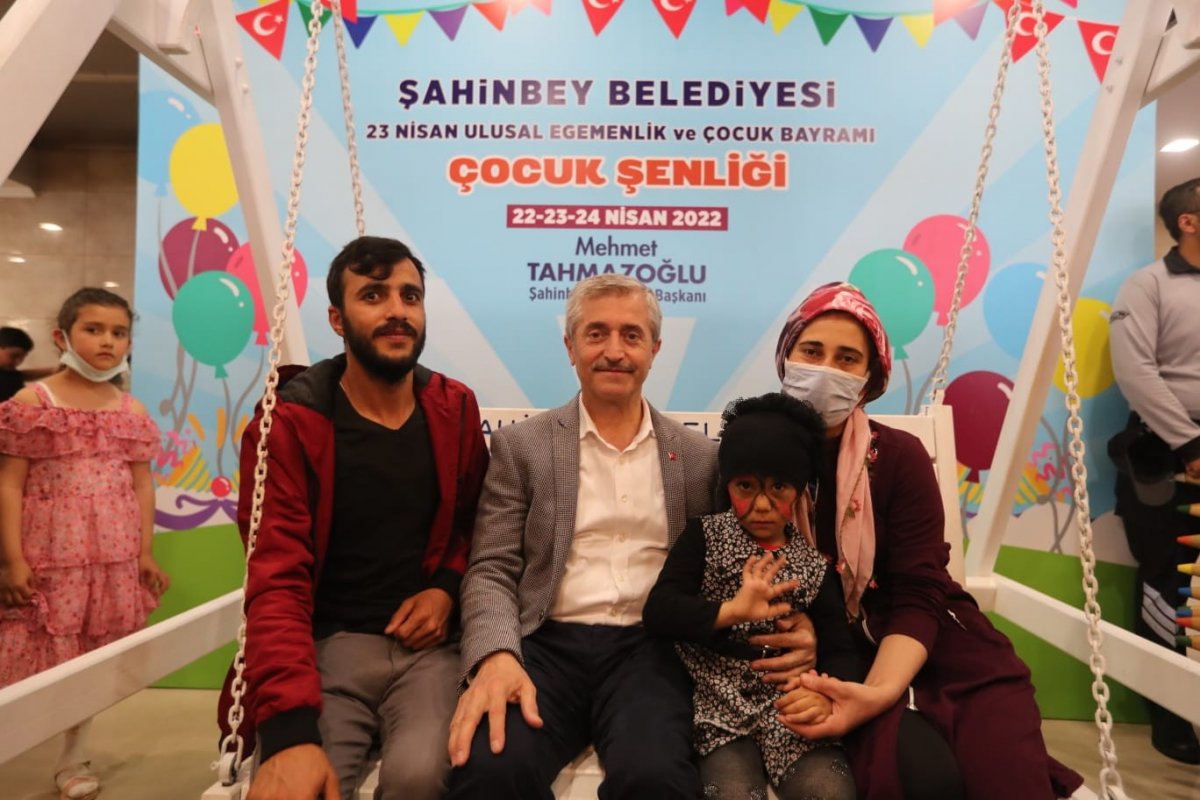 Gaziantep'te pitbull saldırısına uğrayan Asiye’ye 23 Nisan sürprizi