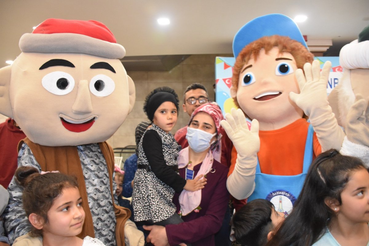 Gaziantep'te pitbull saldırısına uğrayan Asiye’ye 23 Nisan sürprizi