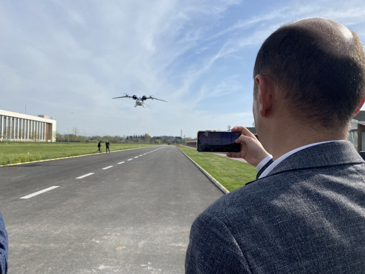 Gebze'de üretilen yerli İHA 'Jackal', İngiltere'ye ihraç edildi