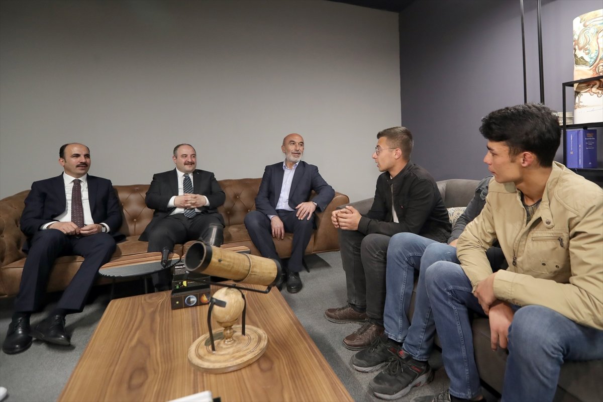 Güneş sistemini tartışan Konyalı gençler Azerbaycan'a gidiyor