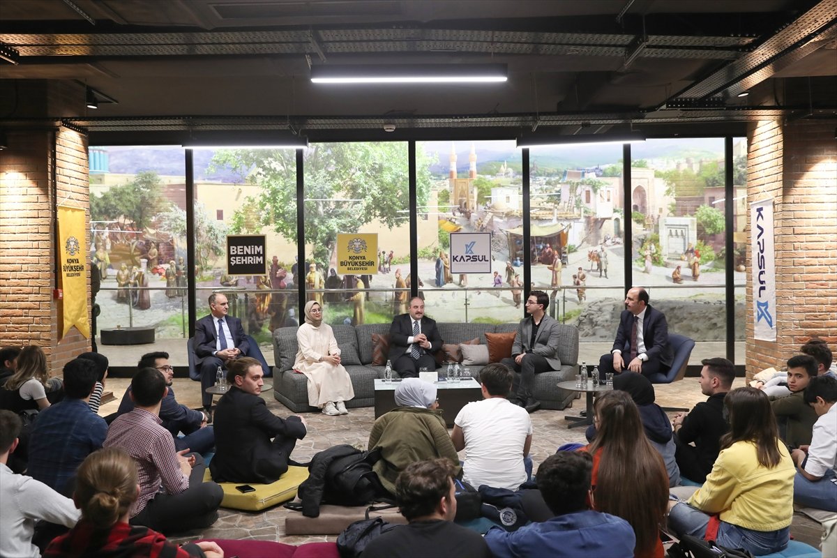 Güneş sistemini tartışan Konyalı gençler Azerbaycan'a gidiyor