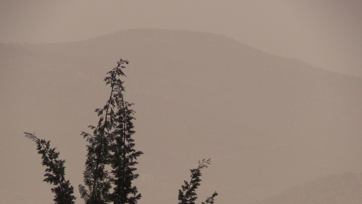 Güneyden gelen toz bulutları, Mardin'i terk etmedi