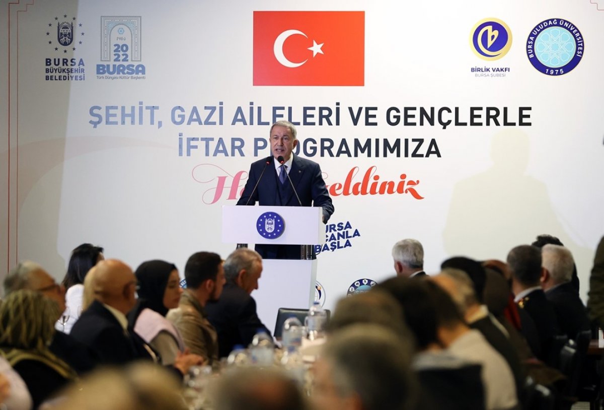 Hulusi Akar: Terör örgütünde çöküş hızlandı