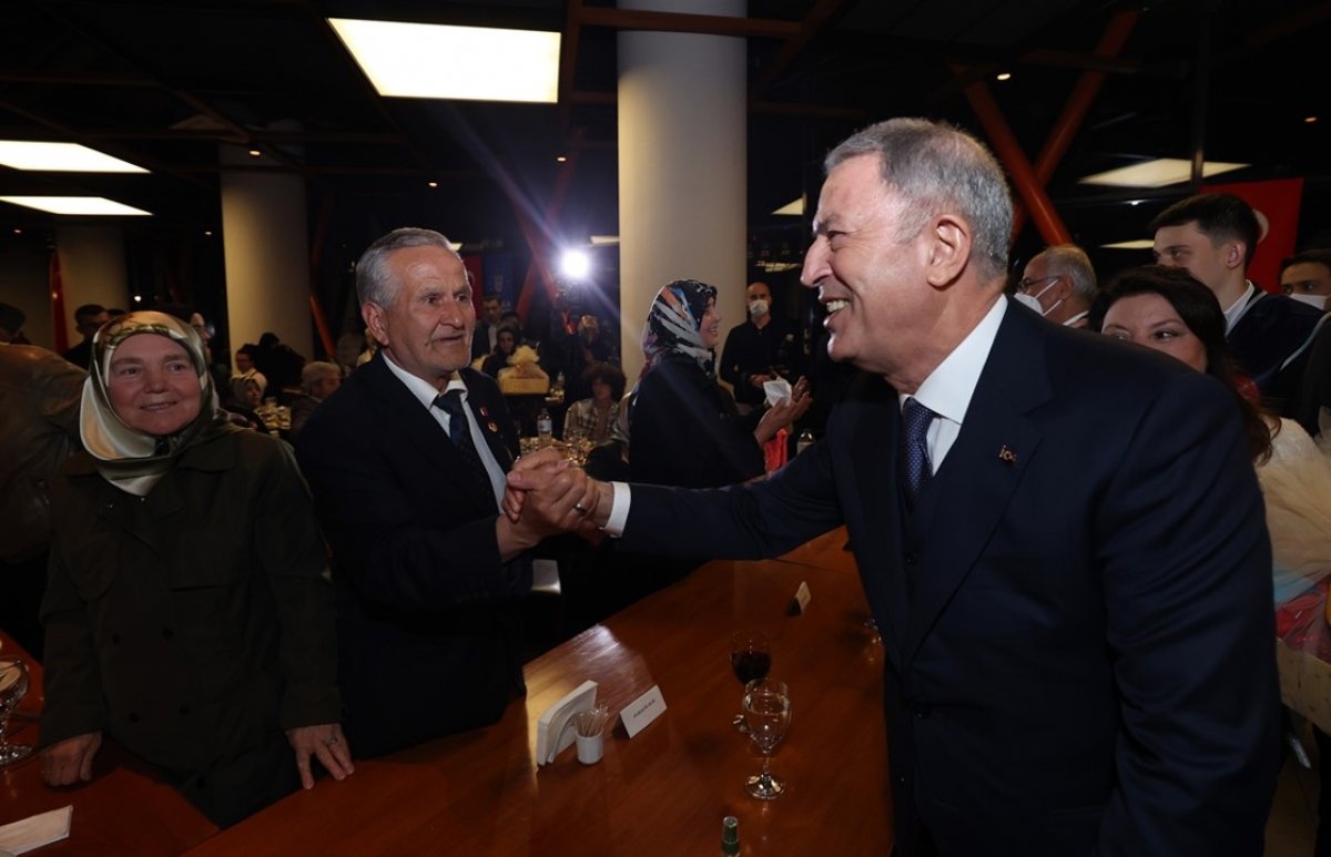 Hulusi Akar: Terör örgütünde çöküş hızlandı