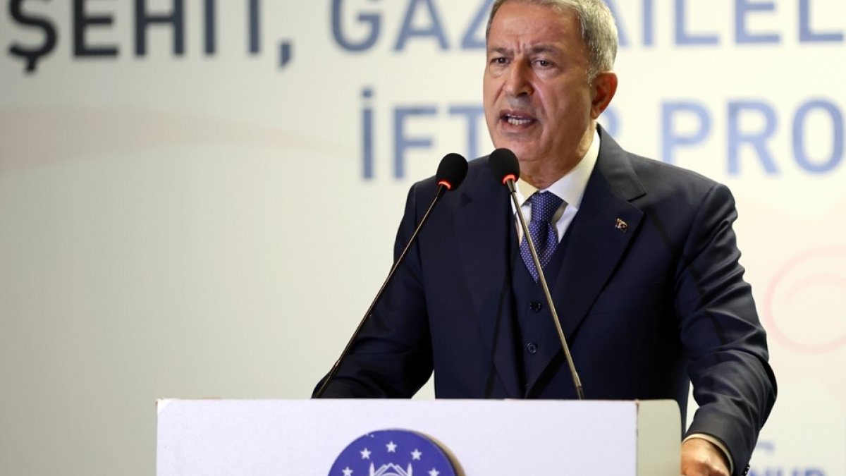 Hulusi Akar: Terör örgütünde çöküş hızlandı