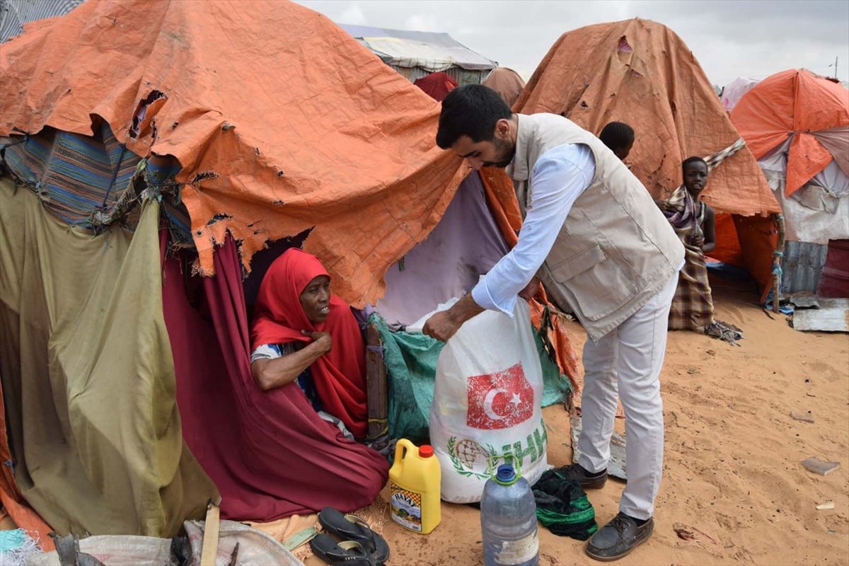 İHH, kuraklıkla boğuşan Somali'ye Ramazan yardımı götürdü