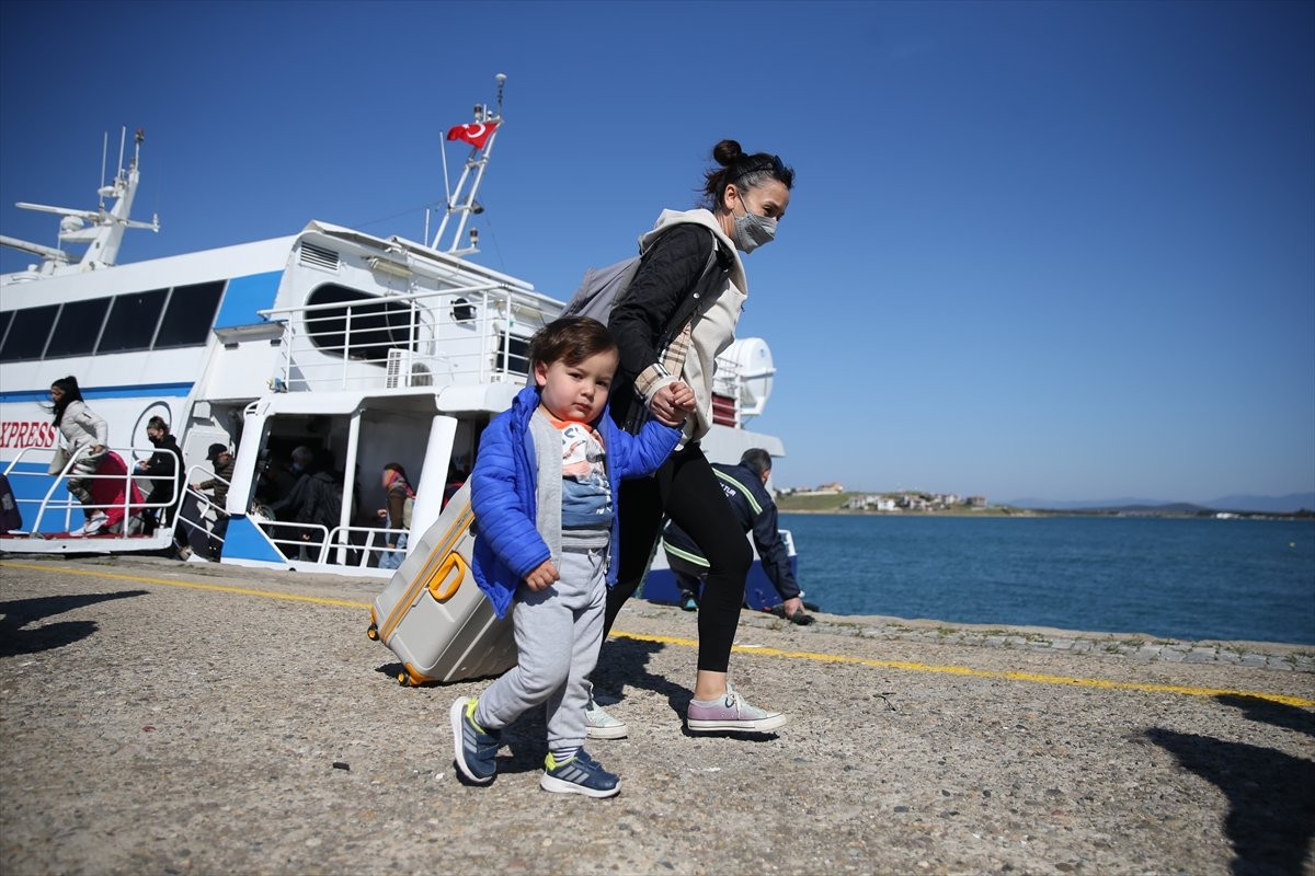 İlk turist kafilesi, Midilli'den Ayvalık'a geldi