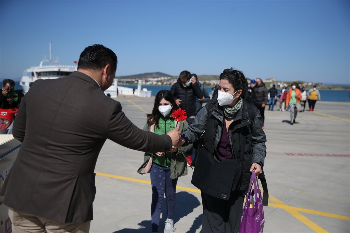 İlk turist kafilesi, Midilli'den Ayvalık'a geldi