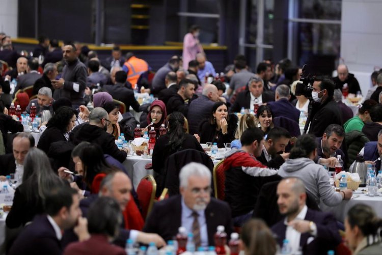 İmamoğlu: "En liyakatli mesai arkadaşı millete en iyi hizmet edendir"