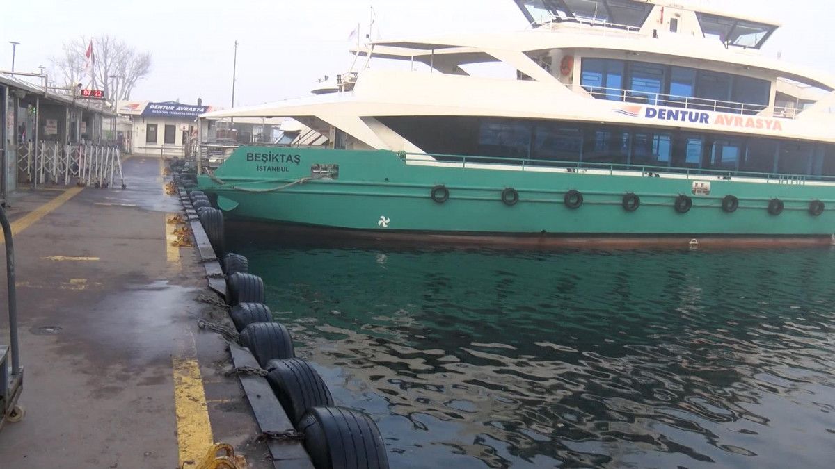 İstanbul'da gemi trafiği askıya alındı