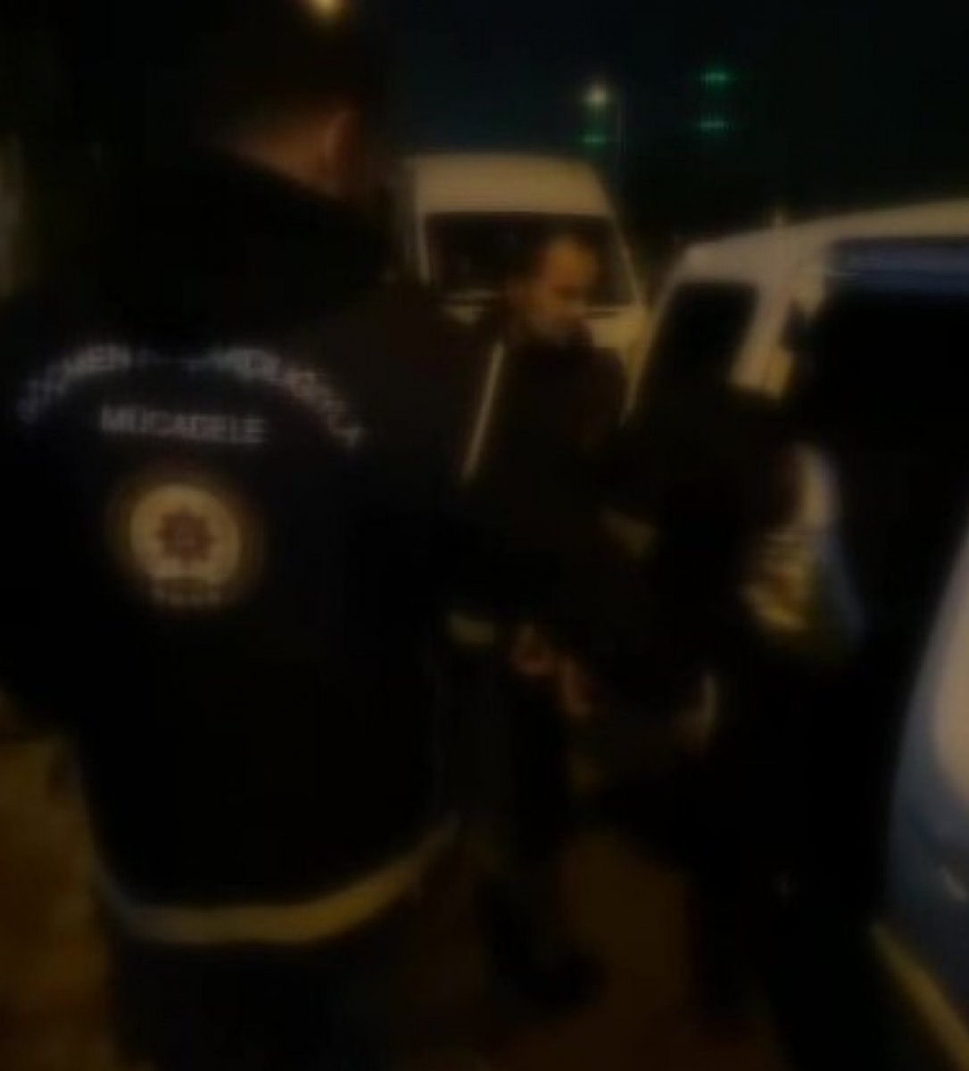 İstanbul'da sahte oturum izni düzenleyen çete çökertildi