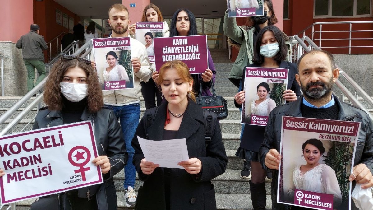 Kocaeli'de eşini öldürmekten suçlanan sanığın, ses kaydı dinletildi