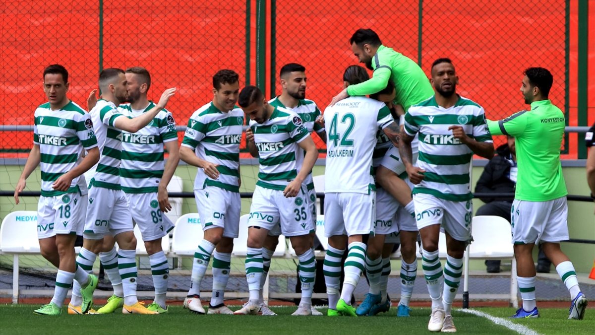 Konyaspor, Göztepe&#039;yi 3 golle mağlup etti