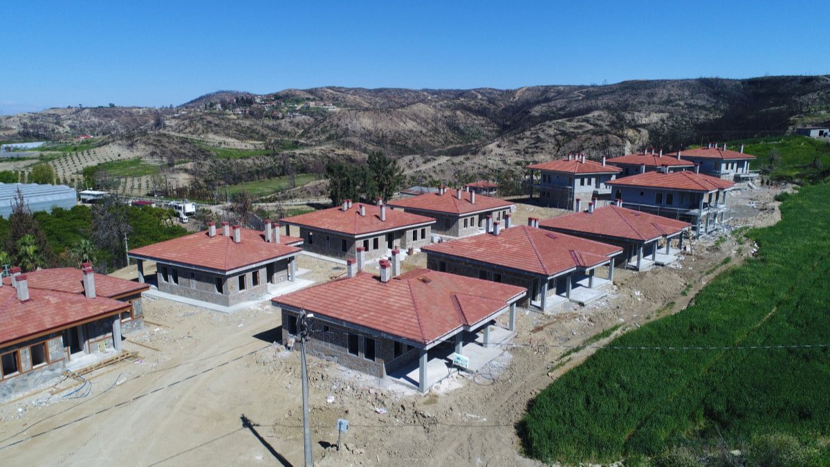 Manavgatlı yangın mağdurlarına müjde: Evler tamamlanmak üzere