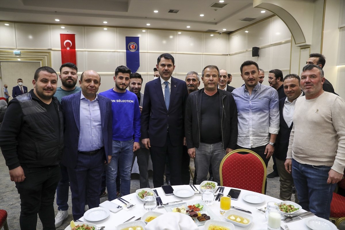 Murat Kurum, atık toplayıcılarının şartlarına ilişkin yeni düzenleme yapacaklarını bildirdi