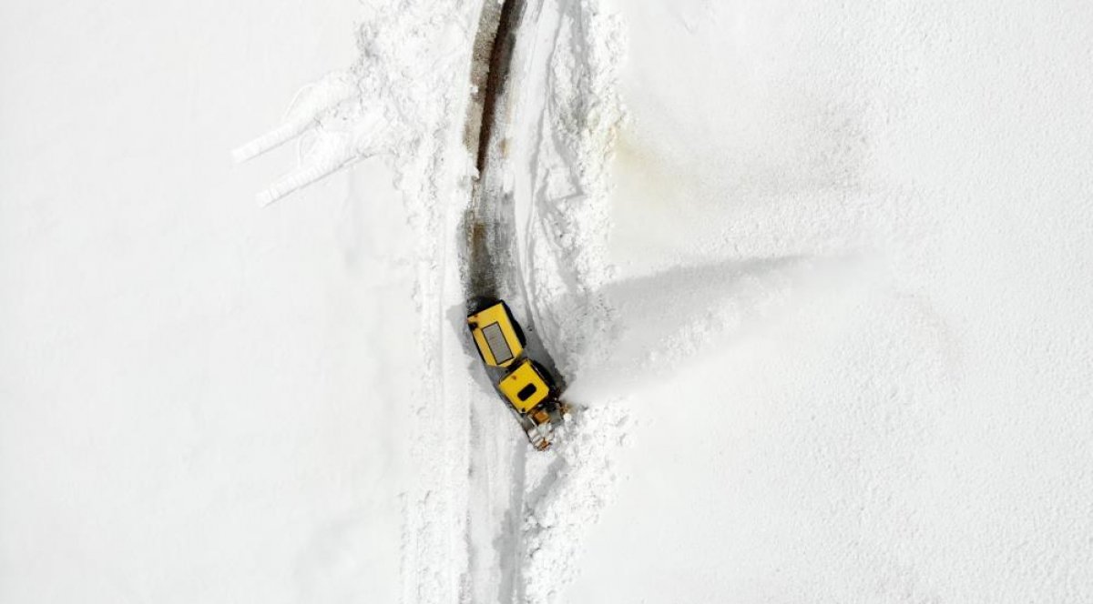 Muş'ta karla mücadele aralıksız sürüyor