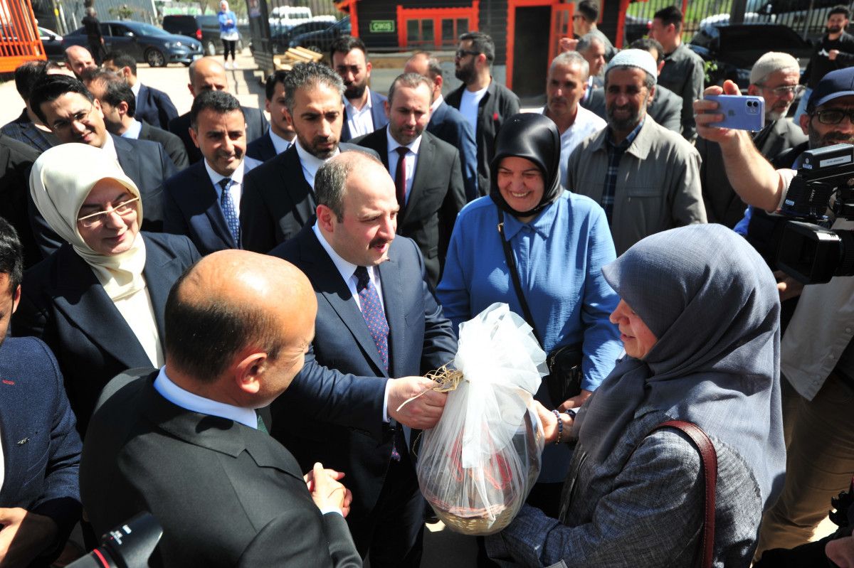 Mustafa Varank, muhalefeti hedef aldı