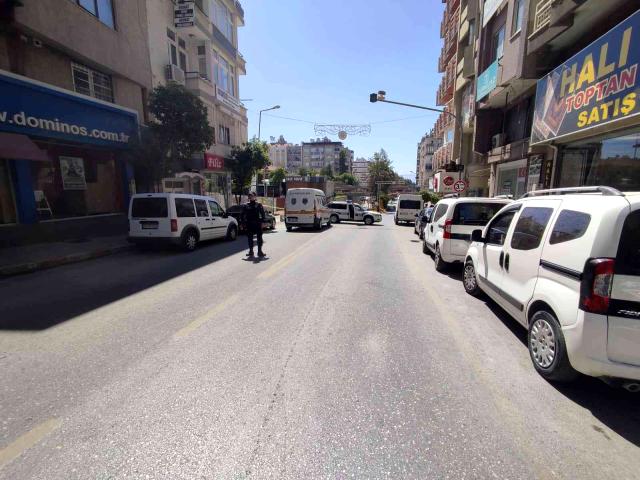 Nazilli'de şüpheli paket fünye ile patlatıldı