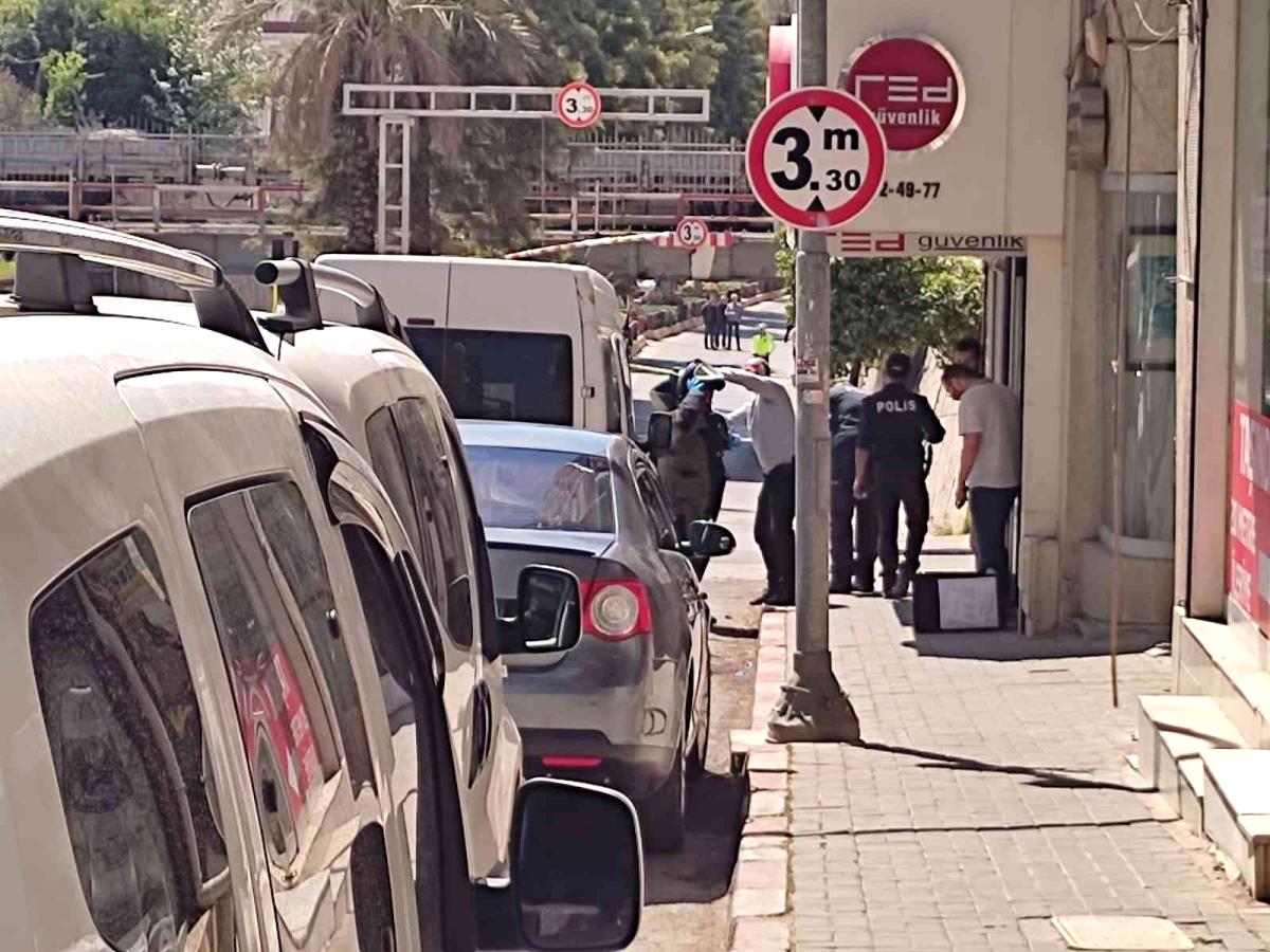 Nazilli'de şüpheli paket fünye ile patlatıldı