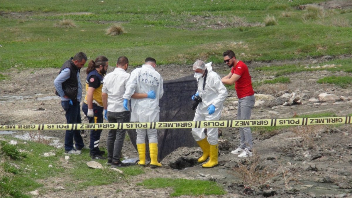 Niğde’de 47 yaşındaki adamı öldürüp, attılar