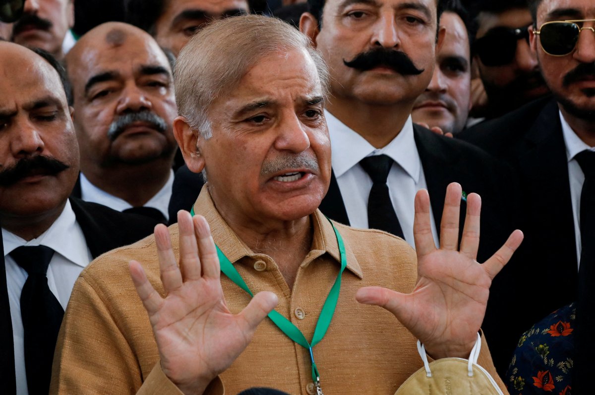 Pakistan'da İmran Han dönemi kapandı, Şahbaz Şerif göreve geliyor
