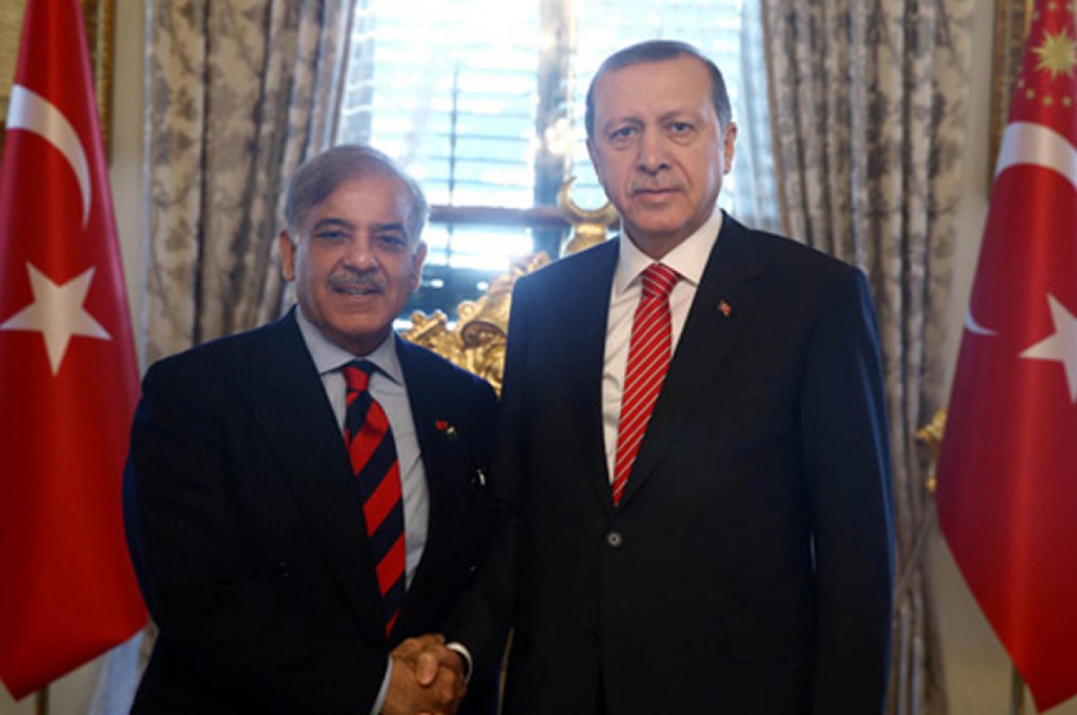 Pakistan'da İmran Han dönemi kapandı, Şahbaz Şerif göreve geliyor