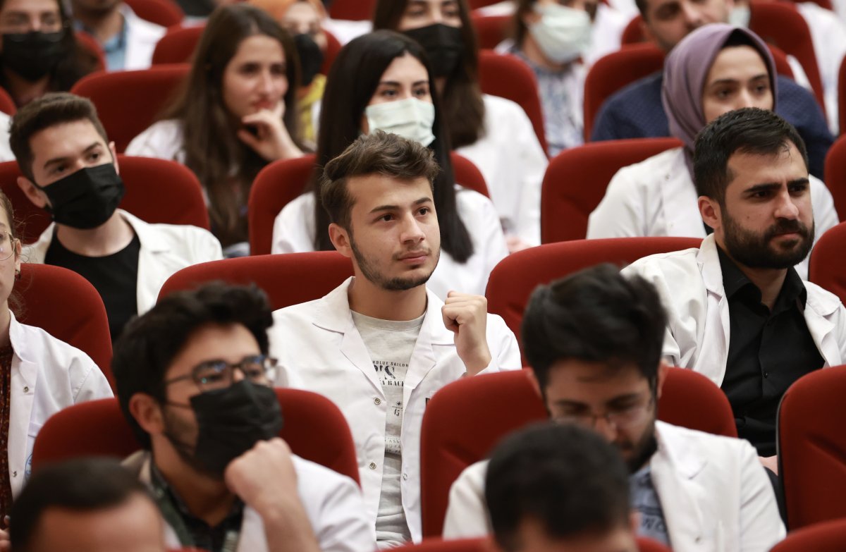 Sağlık Bakanı Fahrettin Koca: Bayramı bayram gibi kutlayacağız