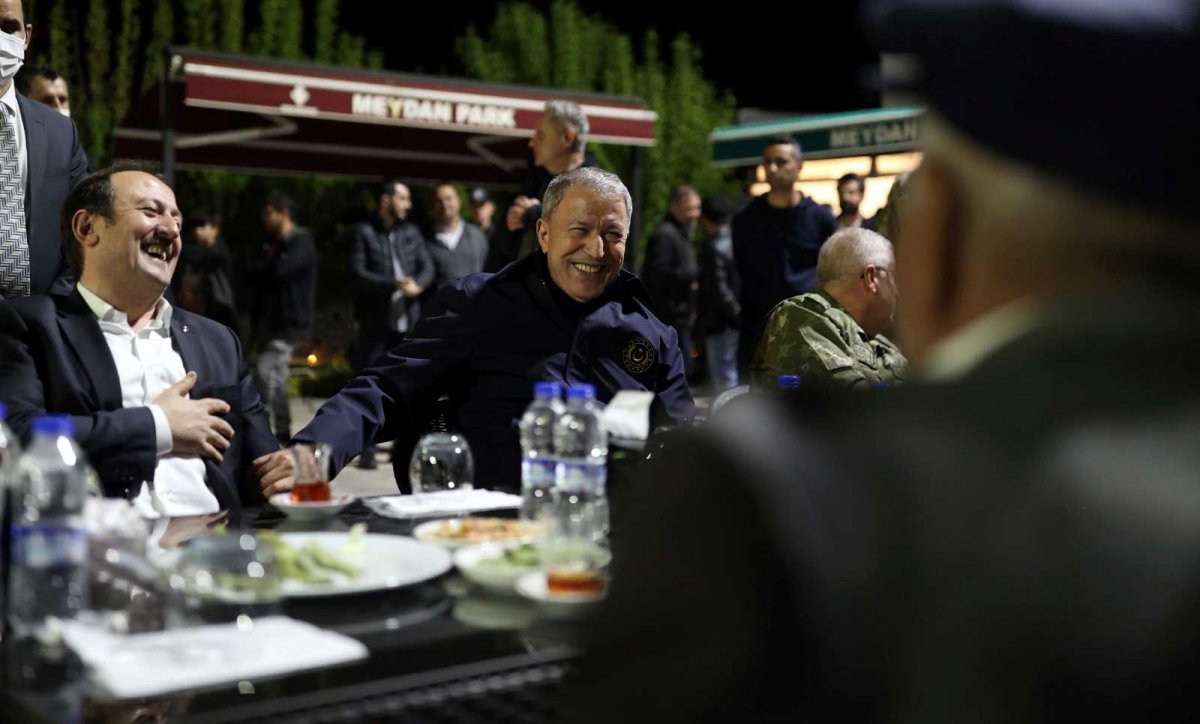 Şırnaklı vatandaşlardan Hulusi Akar'a 'vatan nöbeti' teşekkürü