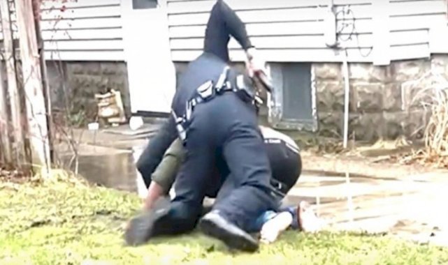 ABD'de polis, siyahi bir genci başından vurarak öldürdü