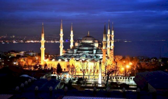 İstanbul, Ankara, İzmir sela ne zaman okunur? 22 Nisan Cuma selası ne zaman okunur? Cuma selası saat kaçta okunuyor?