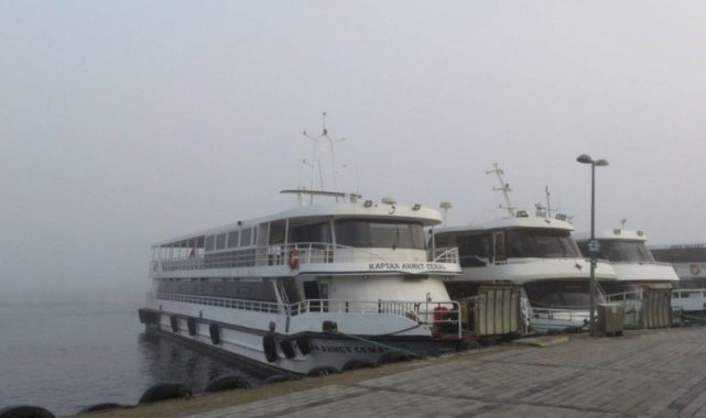 İstanbul'da gemi trafiği askıya alındı