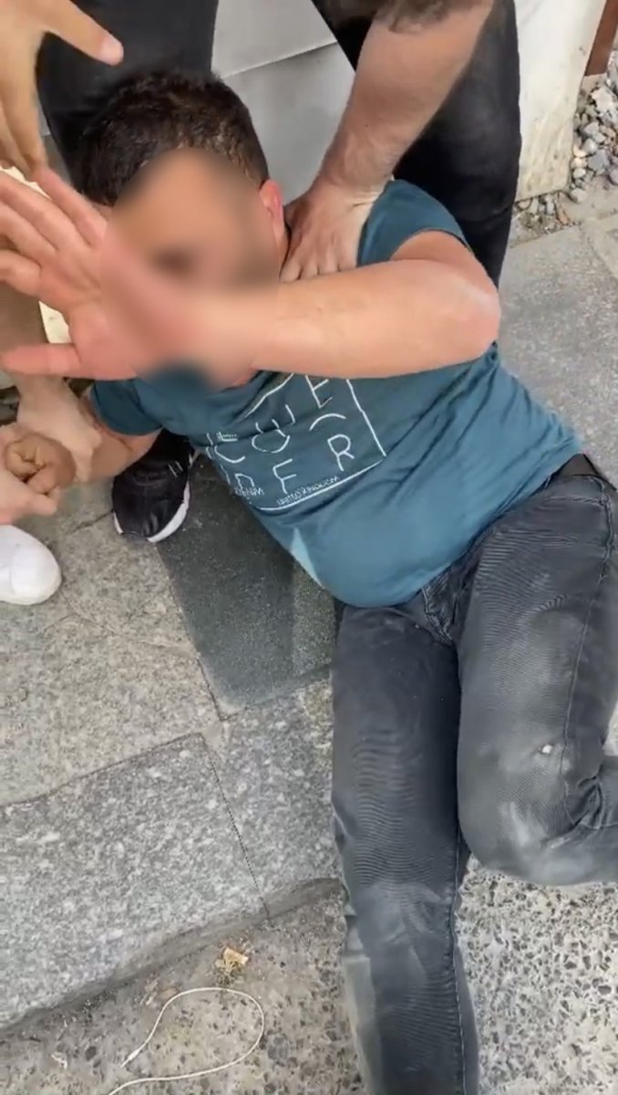 Taksim’de kadın tacizcisine dayak