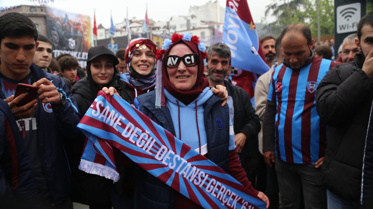 Trabzonsporlu taraftarların coşkusu