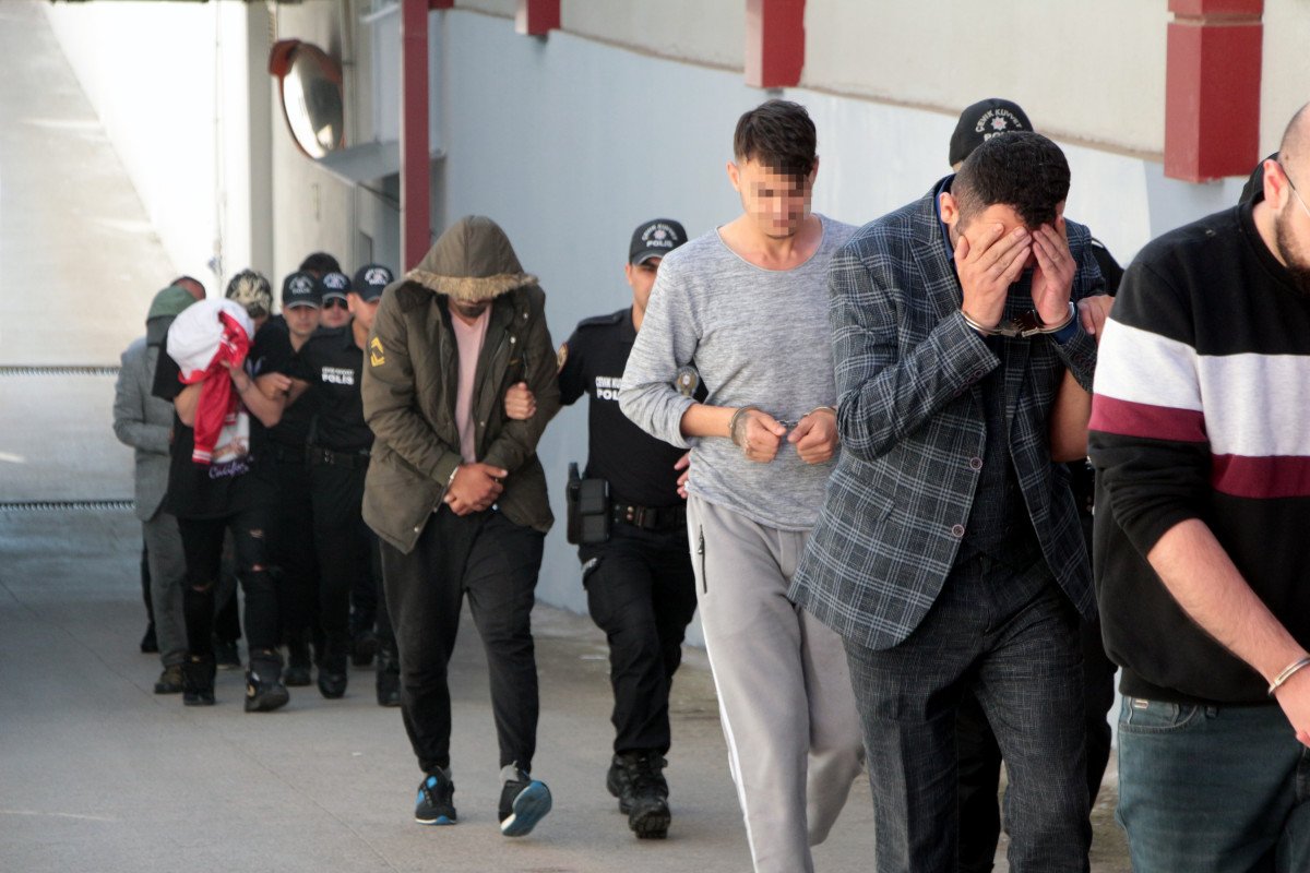 Adana'da FETÖ yalanıyla 6 milyon 175 bin lira dolandırdılar