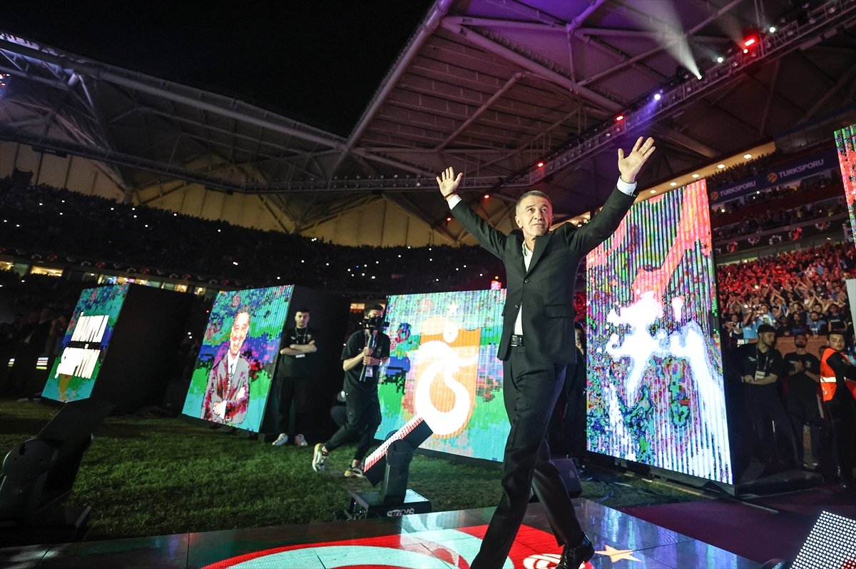 Ahmet Ağaoğlu: Bizler bu takımın birer hizmetçisiyiz